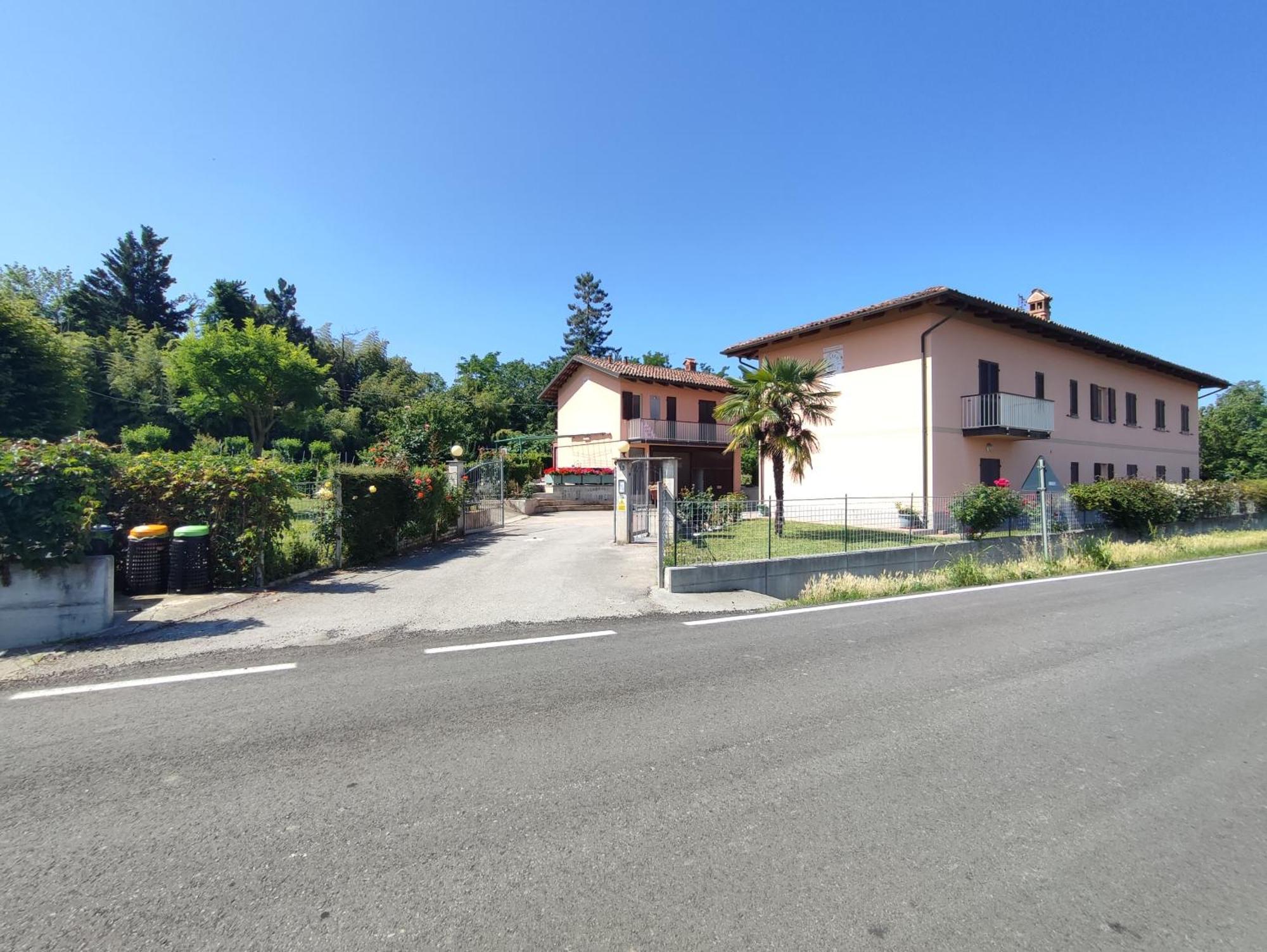 Appartamento La Rosa Di Maggio La Morra Esterno foto